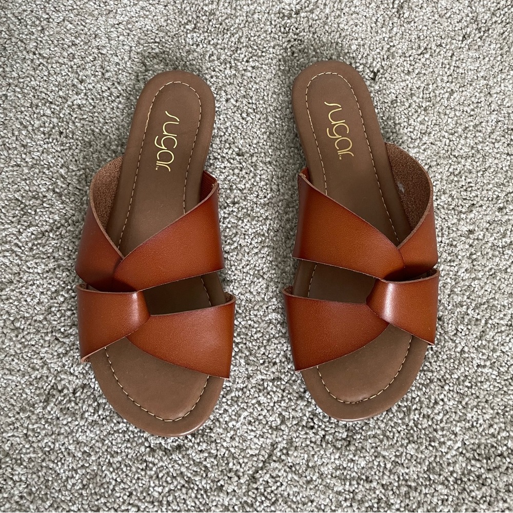 NWOB Sugar Cognac Slide Sandals Size 8.5